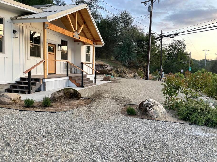Soleil Luna 2 Miles From Sequoia Park Entrance Three Rivers Exterior photo